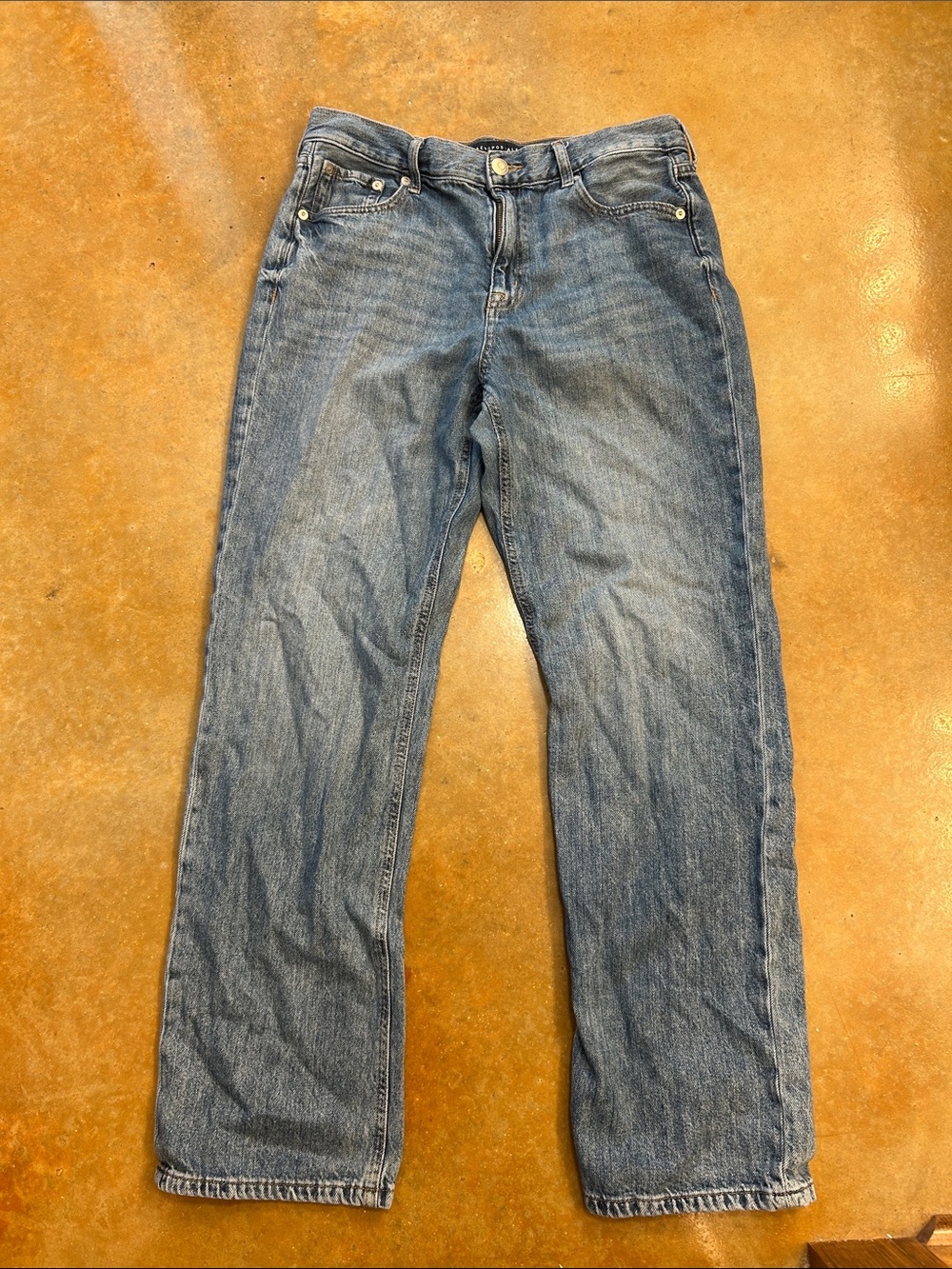 Classic women’s Straight-Leg Jeans in Blue Denim